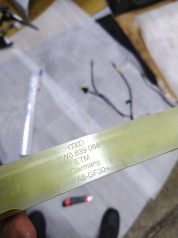 8W0839068 VAG купить в Ровно