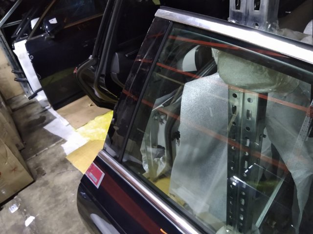 Накладка задней двери, левой, вертикальная 8W0839901A5FQ VAG