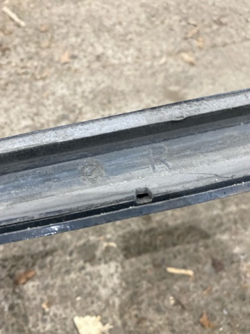 VAG 8W0853932GRU Накладка (молдинг) порога наружная правая в наличии Чернигов