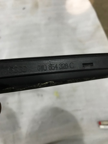 VAG 8W0854328C9B9 Молдинг лобового стекла правый в наличии Полтава