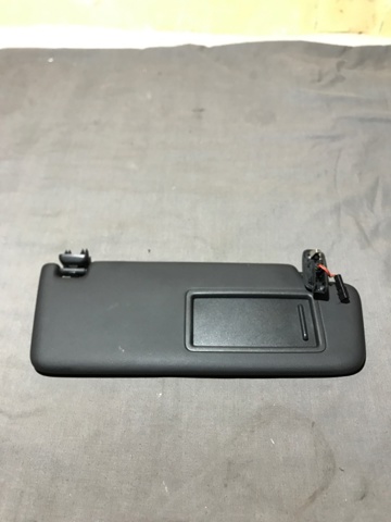 8W0857552AM7C0 VAG Солнцезащитный козырек купить в Львов