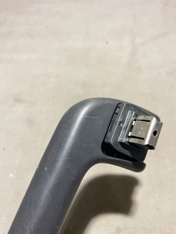 8W0857607A4PK VAG Ручка крыши салона купить в Киев