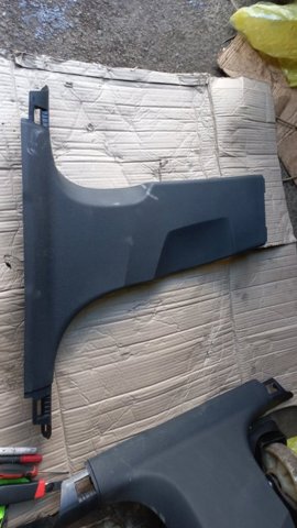 Обшивка стойки кузова внутренняя, средняя нижняя левая 8W0867239A4PK VAG