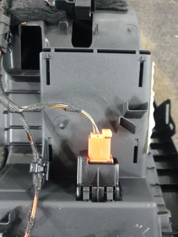 8W09415035PR Кнопка включения парктроника купить Одесса