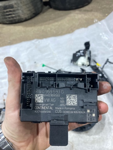 8W0959593M купить Черновцы