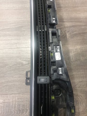Решетка воздуховода 8W1820902E6PS VAG
