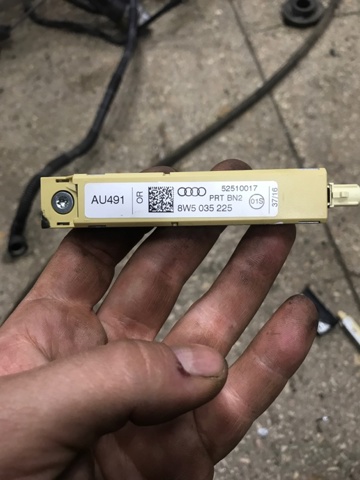 8W5035225 VAG купить в Украина