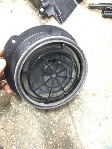 Динамик задний 8W5035411 VAG