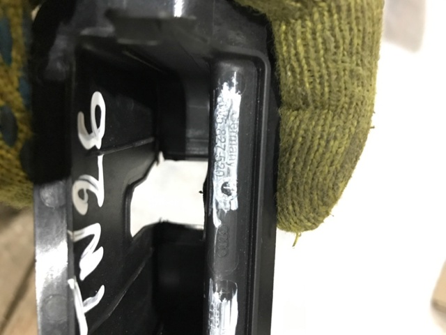 VAG 8W58275209B9 Крышка багажника в наличии Украина