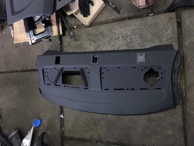 Задняя полка 8W5863411AG7U3 VAG
