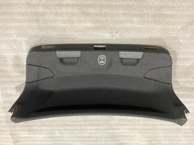Облицовка багажника пятой двери 8W5867975NCA9 VAG
