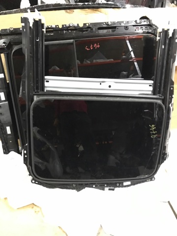 Стекло крыши 8W5877071 VAG