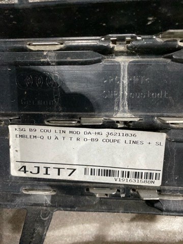 VAG 8W6853651ABRN4 Решетка радиатора в наличии Харьков