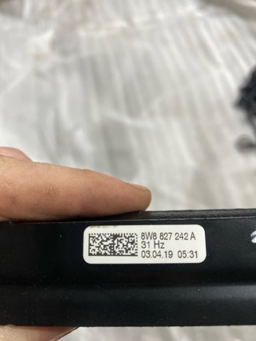 8W8827242A VAG купить в Хмельницкий