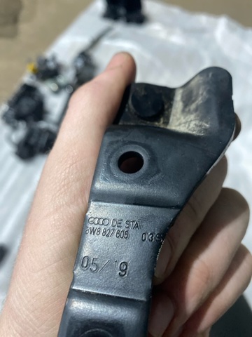 8W8827605 VAG купить в Сумы