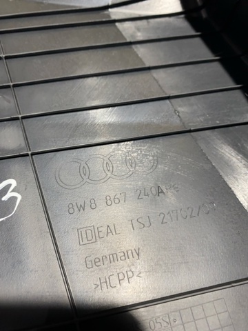VAG 8W8867240A4PK Обшивка стойки кузова внутренняя средняя нижняя правая в наличии Тернополь