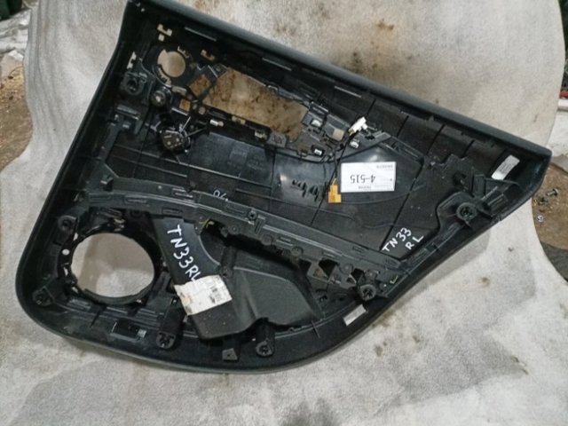 8W8867303BWFA VAG купить в Ирпень