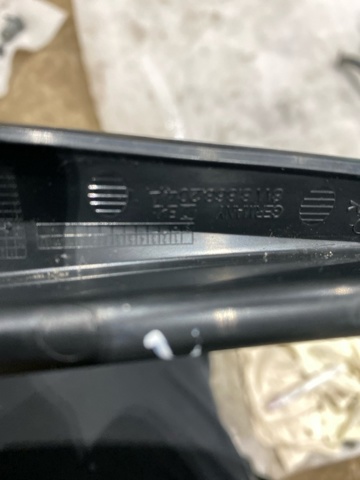8W8868204A4PK VAG Обшивка стойки кузова внутренняя передняя правая купить в Николаев