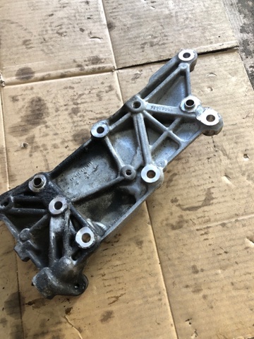 94610202530 PORSCHE Кронштейн подушки (опоры) двигателя левой купить в Каменское