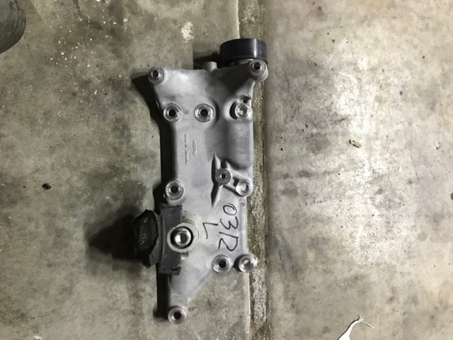 PORSCHE 94610202530 Кронштейн подушки (опоры) двигателя левой в наличии Харьков