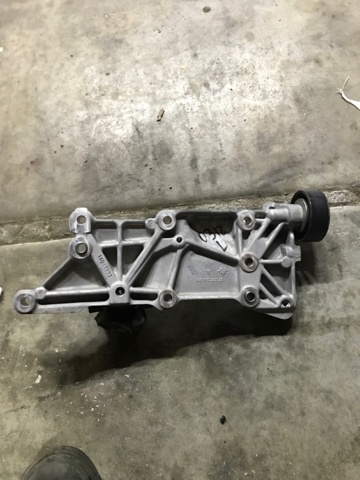 PORSCHE 94610202530 Кронштейн подушки (опоры) двигателя левой в наличии Ровно