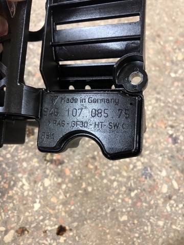 PORSCHE 94610708575 в наличии Кривой Рог