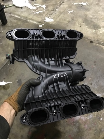 PORSCHE 94611001663 Впускной коллектор в наличии Днепр