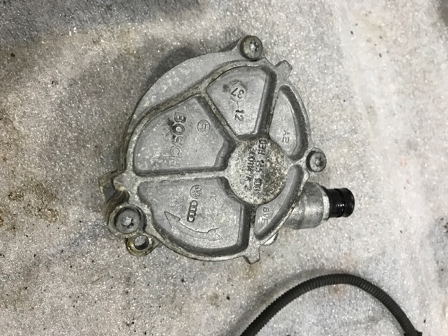 Насос вакуумный 95511005003 PORSCHE