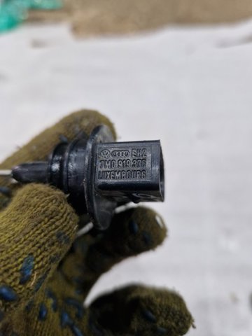 Датчик уровня жидкости омывателя 95562810500 PORSCHE