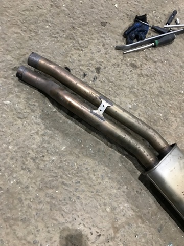 PORSCHE 95811191300 Центральная часть глушителя в наличии Павлоград