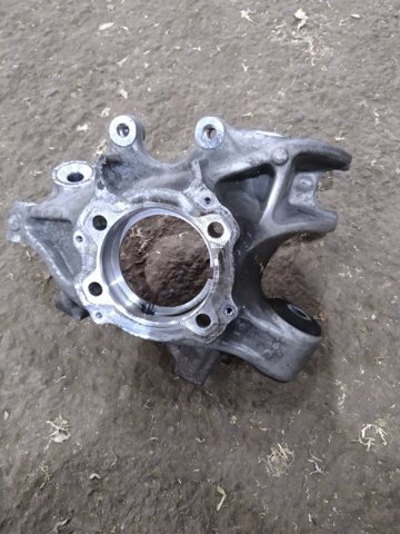 Кулак поворотный левый 95833161101 PORSCHE