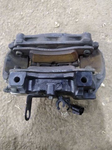 Задний правый суппорт 95835242401 PORSCHE