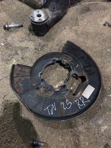 Пыльник тормозного диска заднего правый 95835280201 PORSCHE