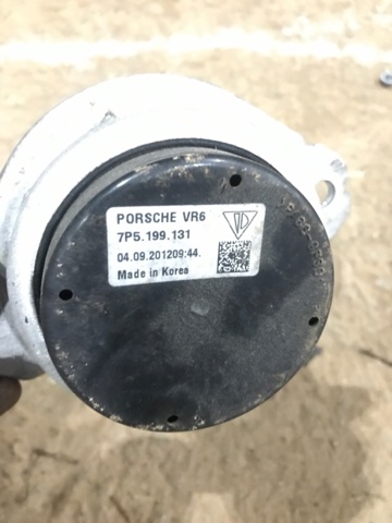 PORSCHE 95837504900 Подушка (опора) двигателя правая в наличии Ирпень