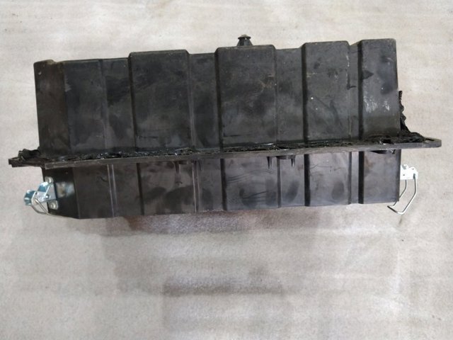 PORSCHE 95850415100 Полка под аккумулятор в наличии Украина