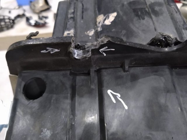 95850415100 PORSCHE Полка под аккумулятор купить в Каменское