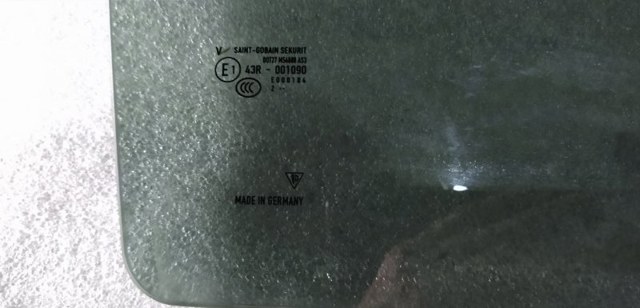 95854261206 PORSCHE Стекло двери задней правой купить в Житомир