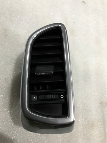 Решетка воздуховода правая 95855270401G0B PORSCHE