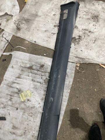 958559554009B9 PORSCHE Накладка (молдинг) порога наружная правая купить в Черкассы