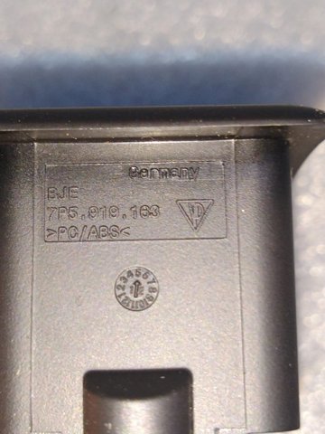 PORSCHE 958613163005Q0 в наличии Черновцы