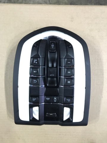 Плафоны внутреннего освещения 95861395304 PORSCHE