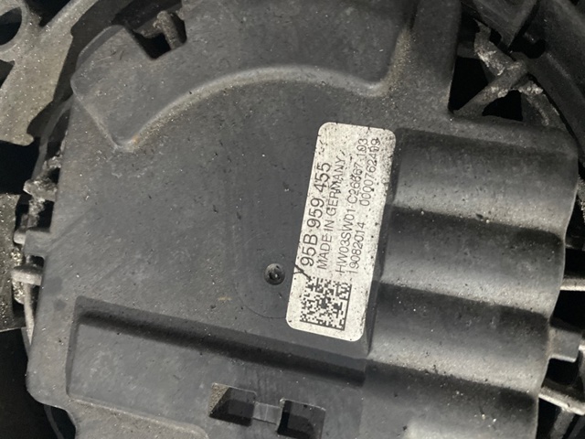 95B121003B PORSCHE Диффузор вентилятора в сборе с мотором и крыльчаткой купить в Львов