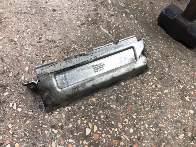 95B121557 PORSCHE купить в Черновцы