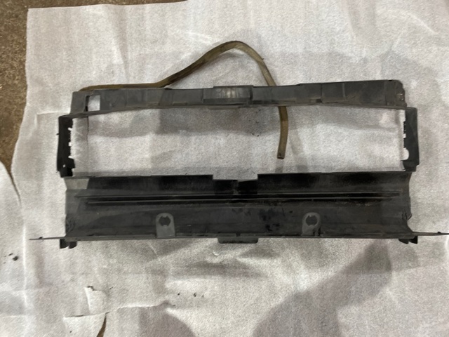 Нижний воздуховод радиатора 95B121707B PORSCHE