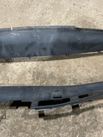 PORSCHE 95B1217101E0 Рамка жалюзи радиатора охлаждения в наличии Кривой Рог