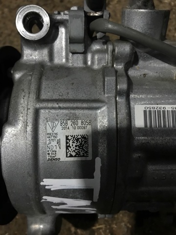 PORSCHE 95B260805B Компрессор кондиционера в наличии Николаев