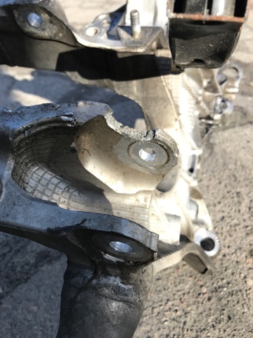 PORSCHE 95B399315B Балка передней подвески (подрамник) в наличии Киев