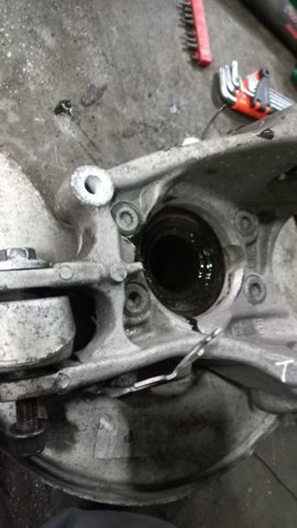 PORSCHE 95B505431Y Цапфа (поворотный кулак) задний левый в наличии Павлоград