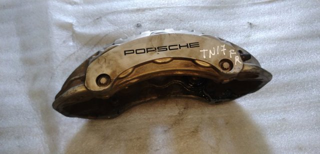 Суппорт тормозной передний правый 95B615124A PORSCHE
