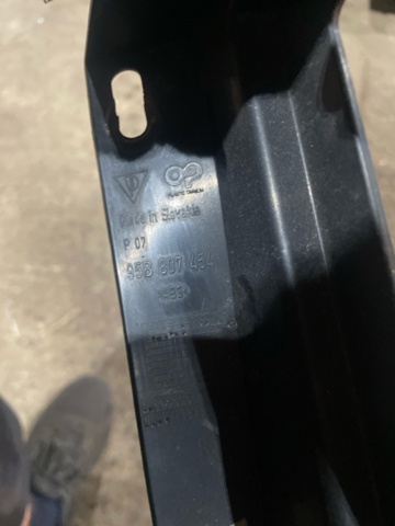 95B807254C PORSCHE Кронштейн бампера заднего внешний правый купить в Сумы